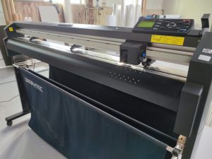 Evodruck Werbung - Schneideplotter - Zum schneiden von Aufkleberm, Flexdruck, Digitalflexdruck, Flockdruck, Schaufensterbeschriftung Luxemburg Wasserbillig Trier Konz Grevenmacher