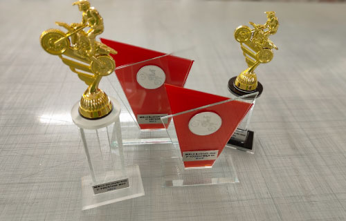 Ehrentafeln und Trophäen für Jubiläen